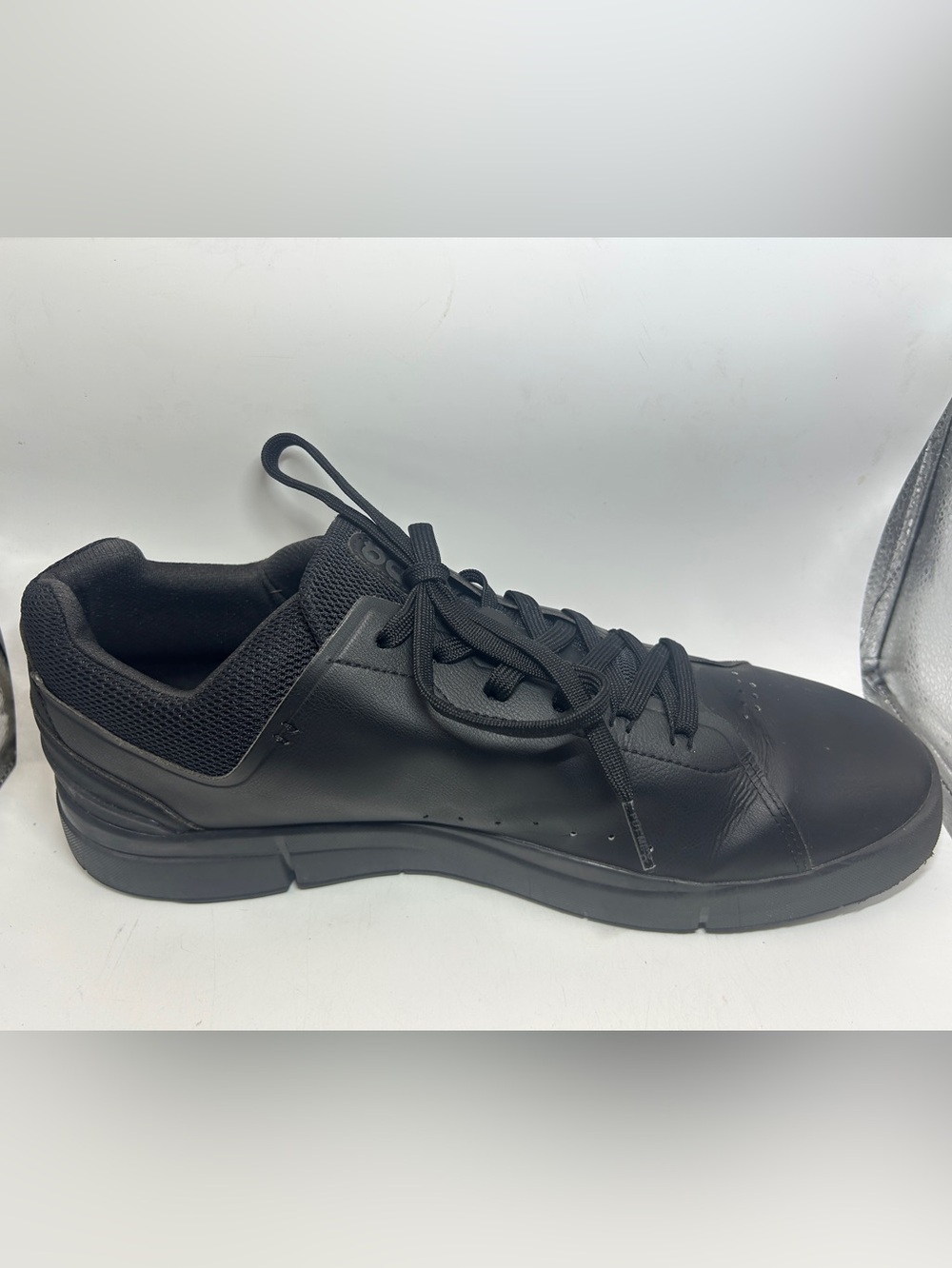 On Cloud Shoes Sneakers Mens The Roger Advantage Size 13 Triple Black Athletic - Picture 3 of 16